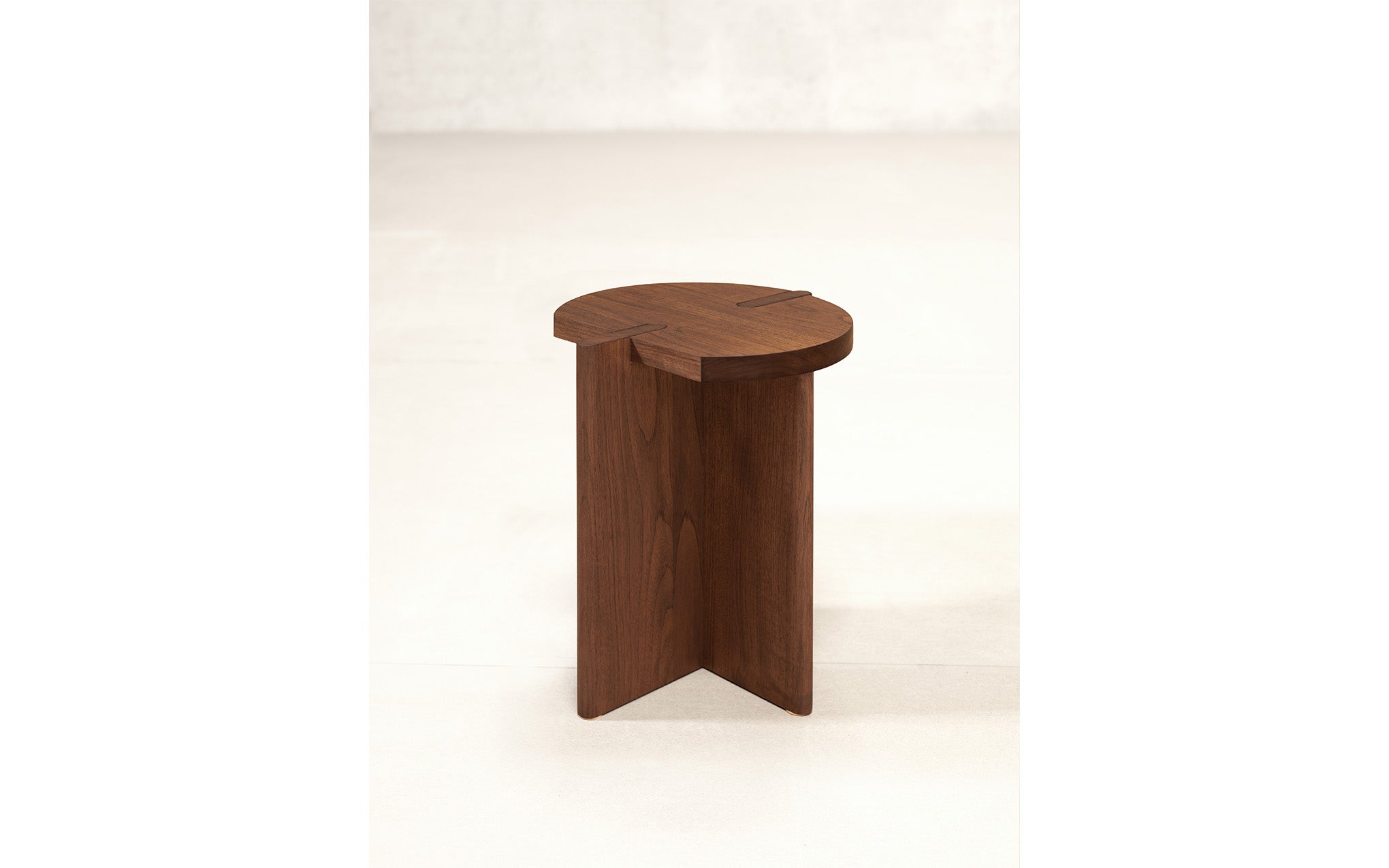 x+l 16 Cut Circle stool