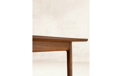 Tangāli dining table