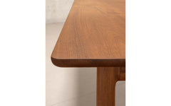 Tangāli dining table
