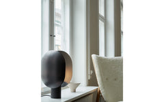 Clam table lamp