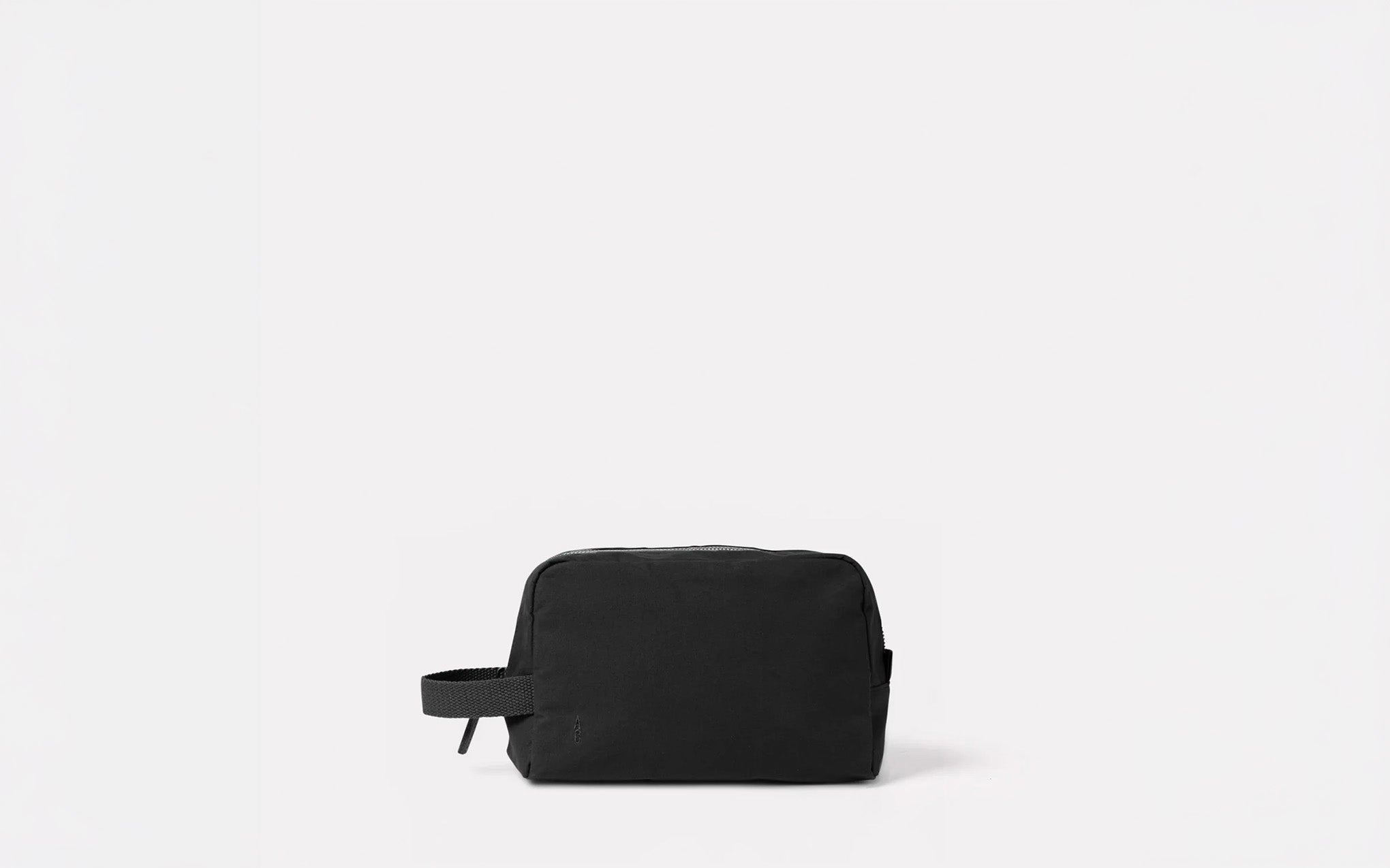 Simon waxed cotton washbag