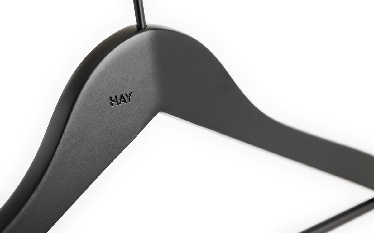 Smooth coat hanger - set of 4