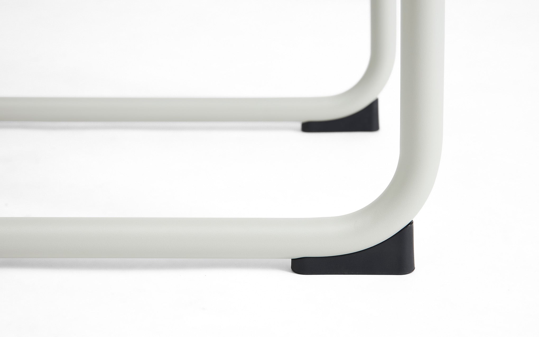 Palissade cantilever chair