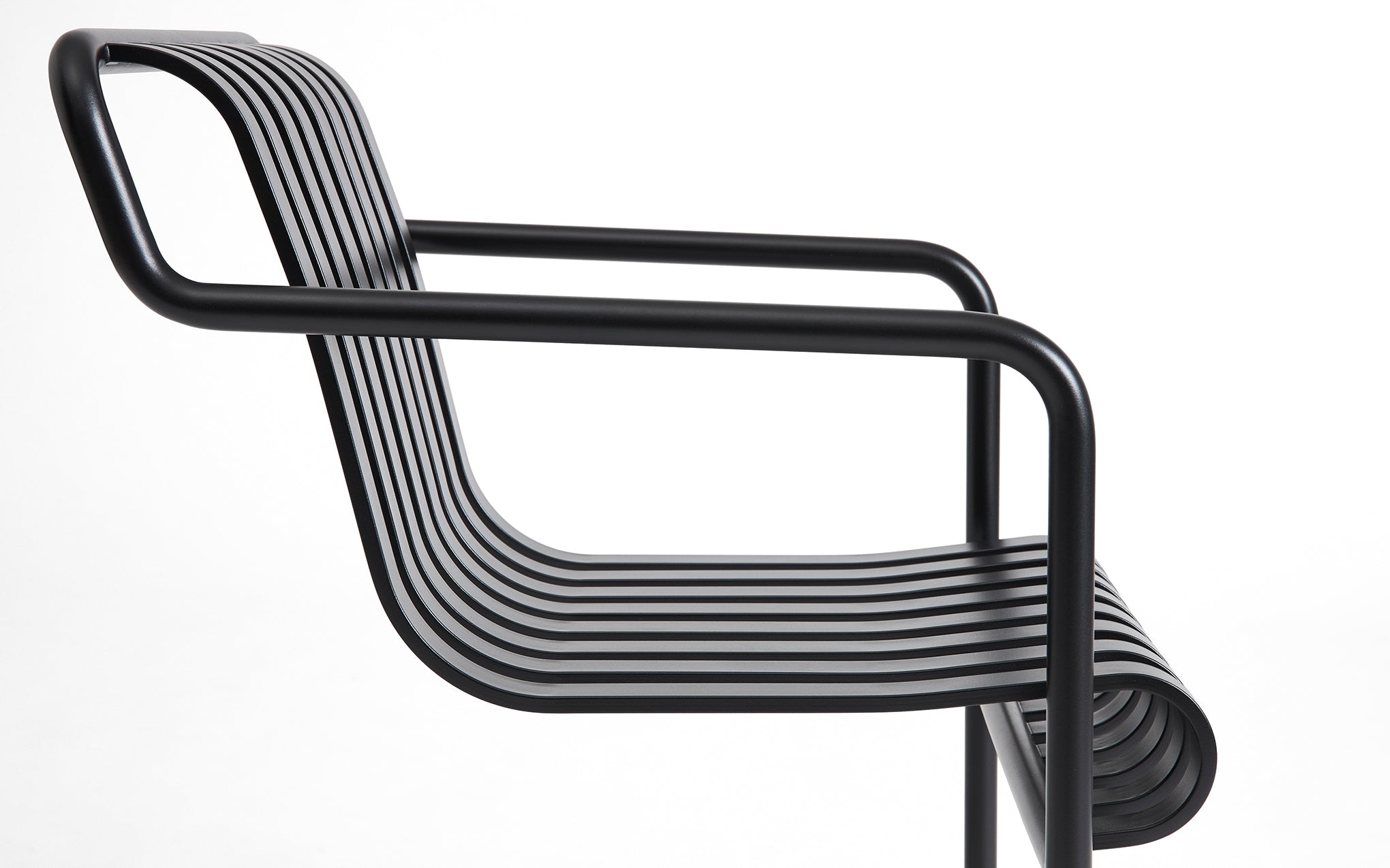 Palissade cantilever dining armchair