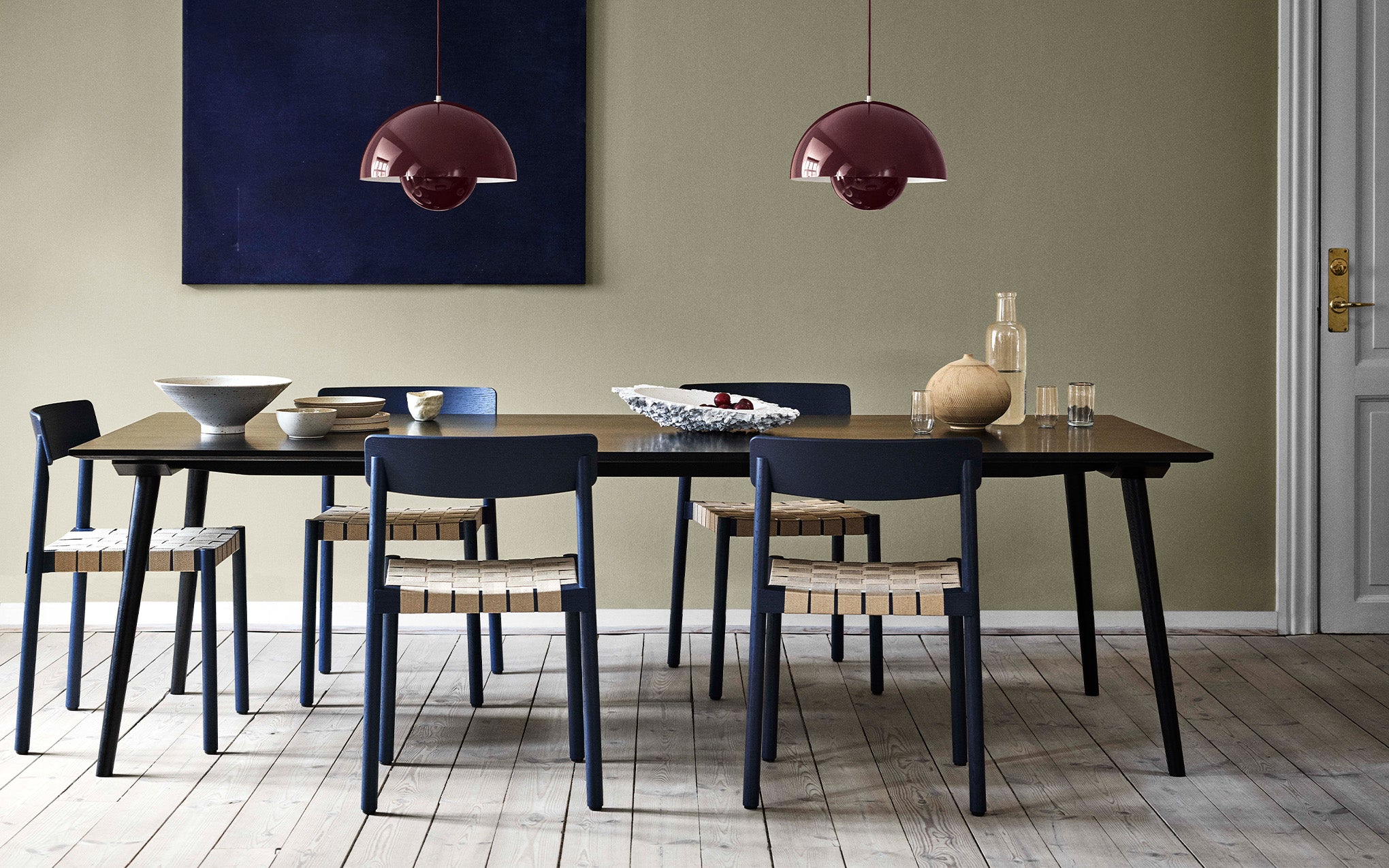 In Between table - rectangular