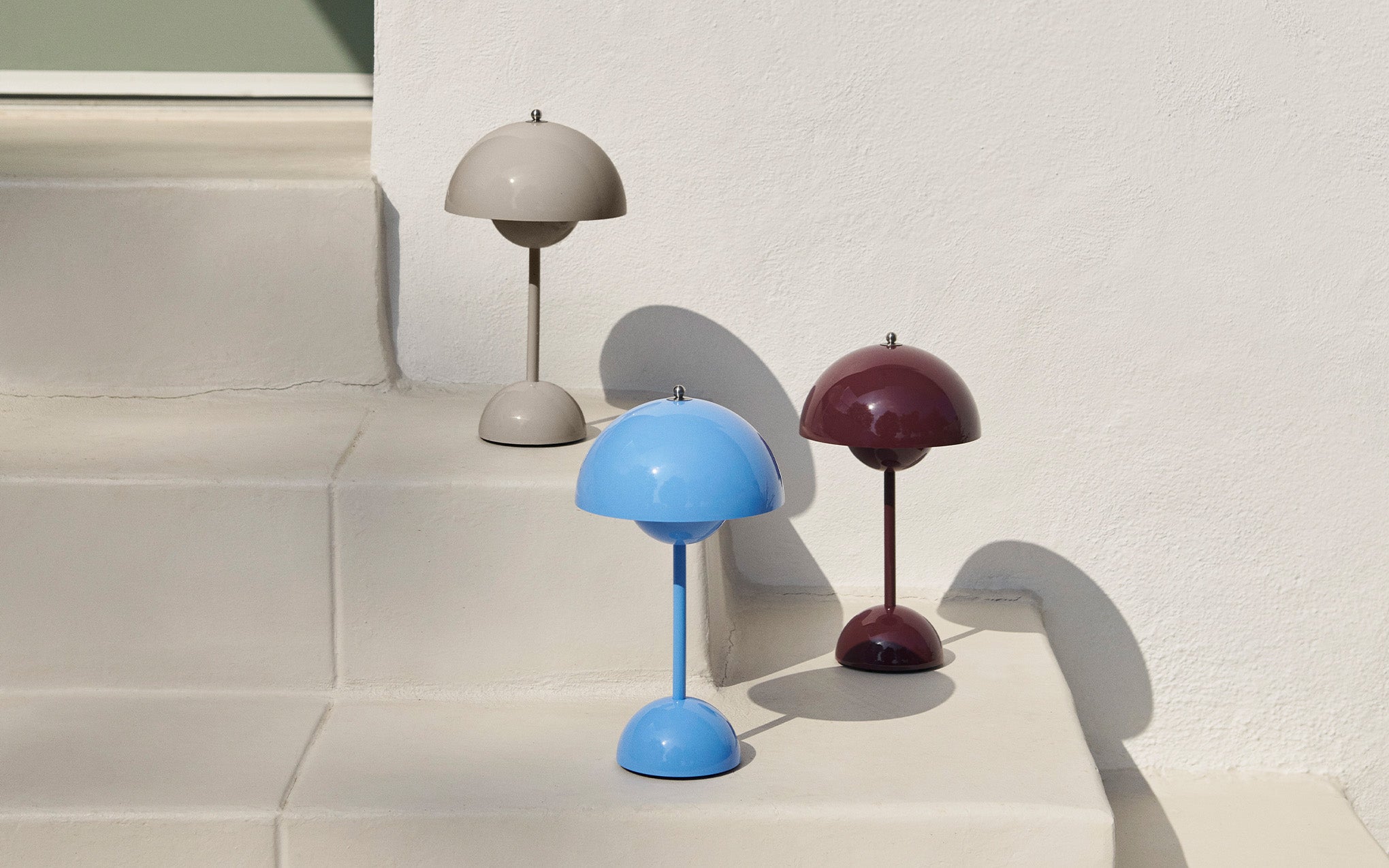 Flowerpot VP9 portable table light