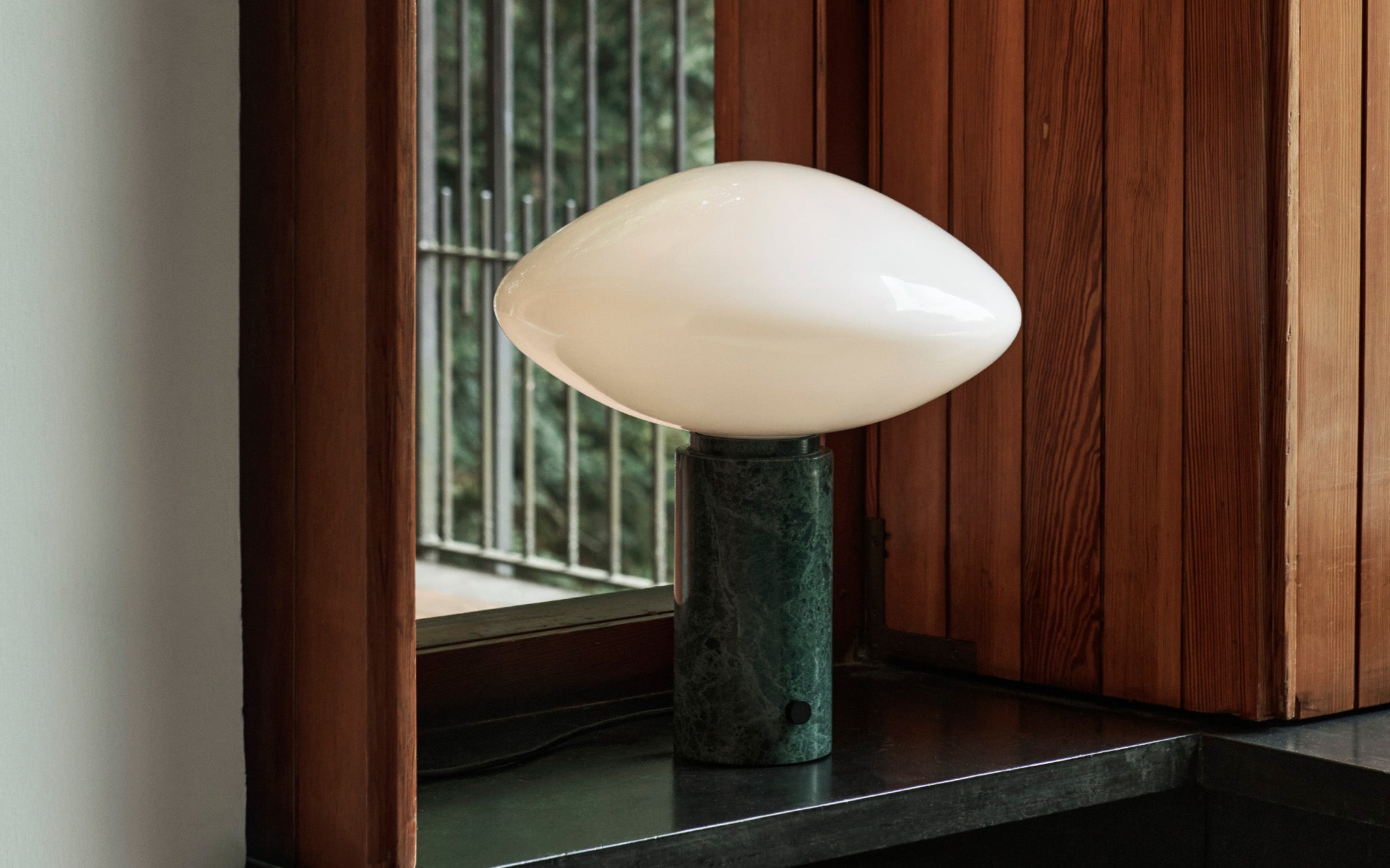 Mist AP17 table lamp