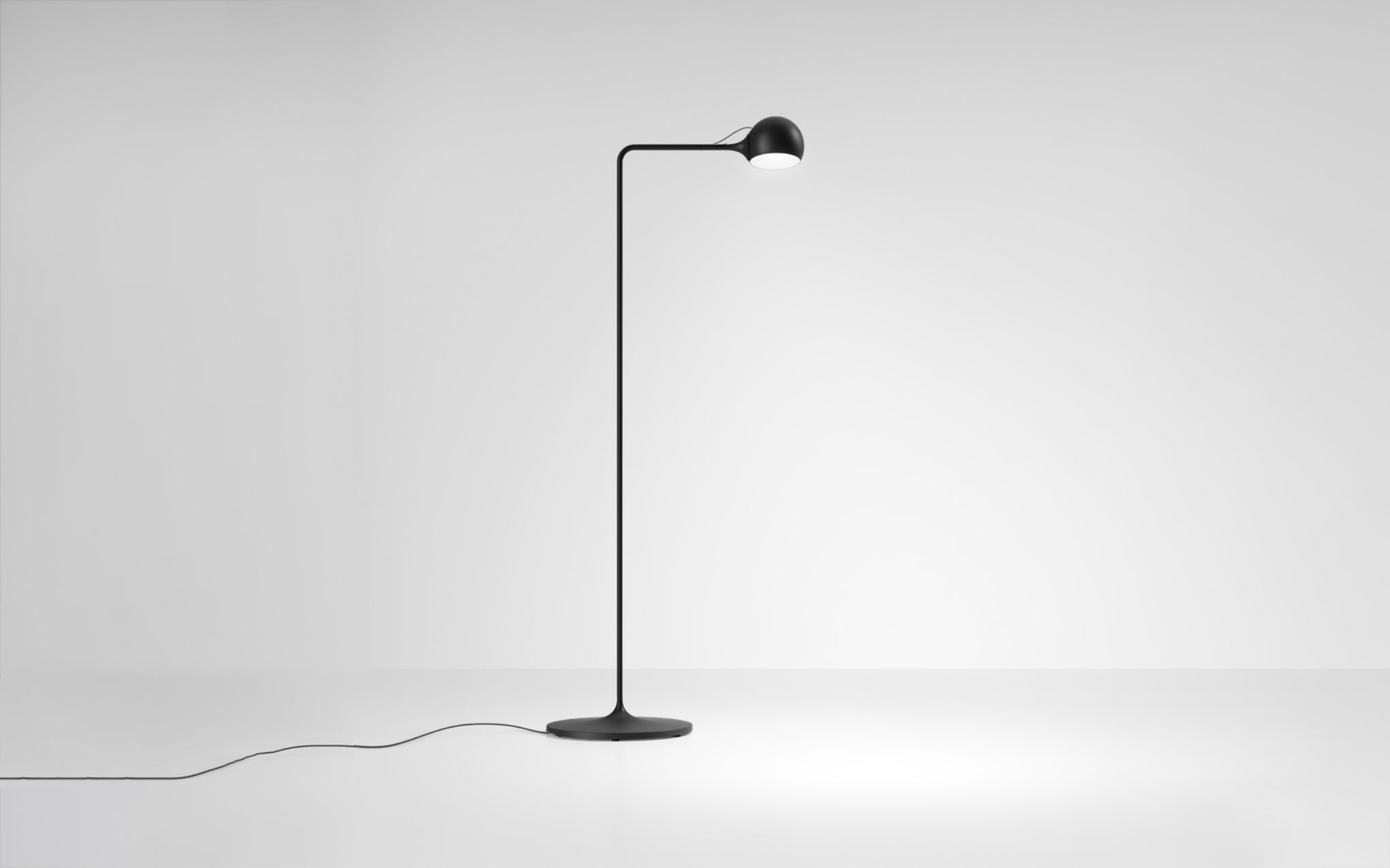 IXA reading floor light