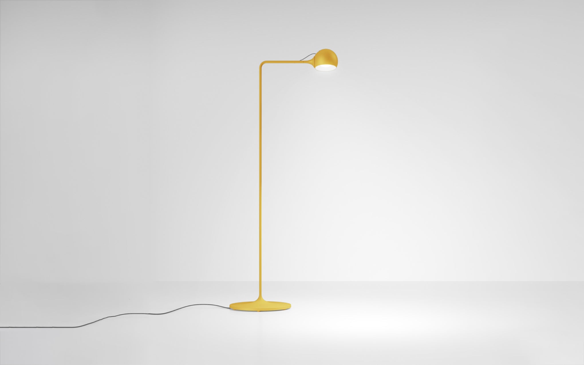 IXA reading floor light