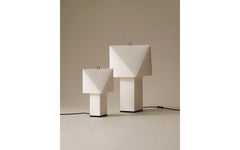 Aplat table lamp