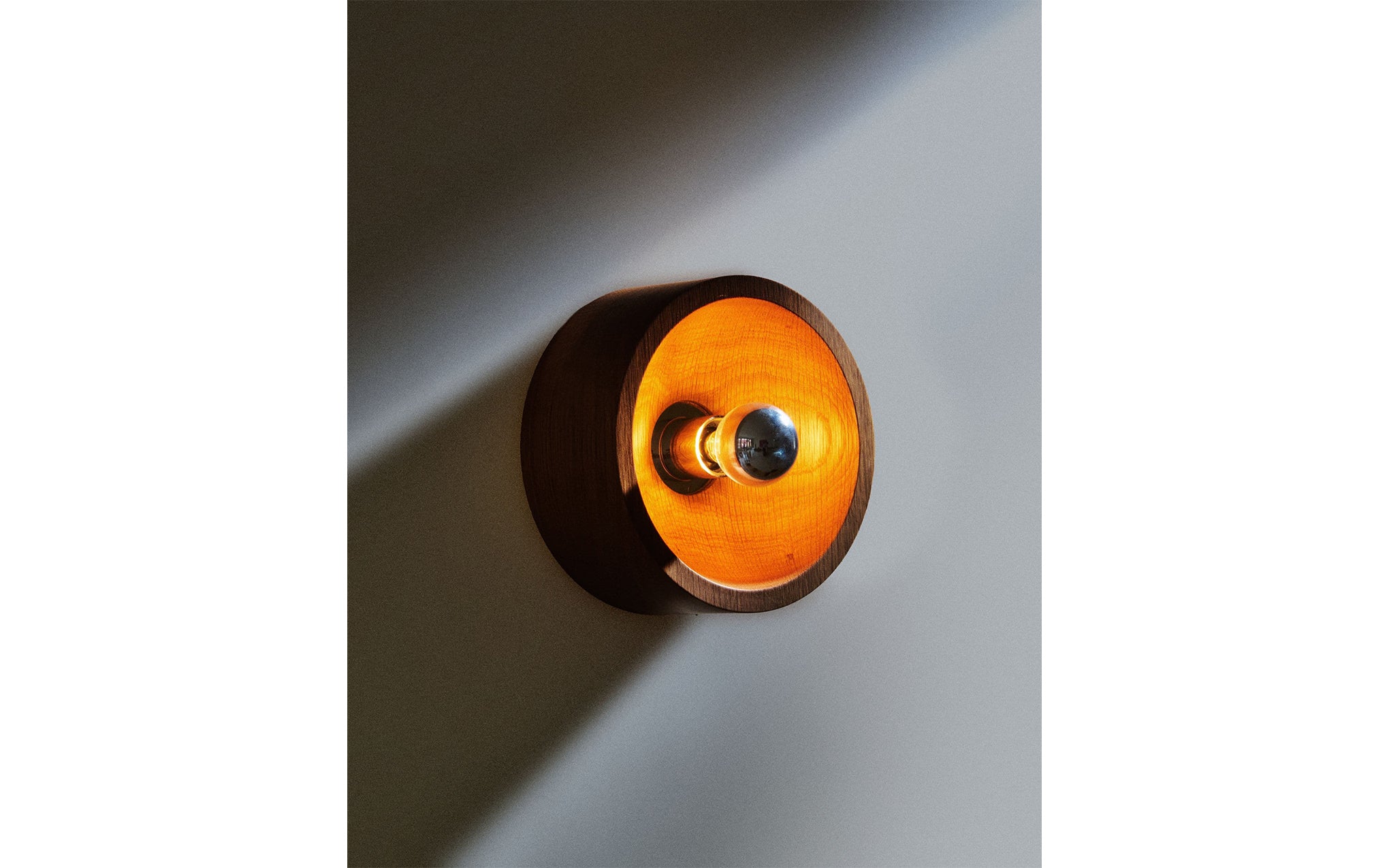 Wood sconce - round