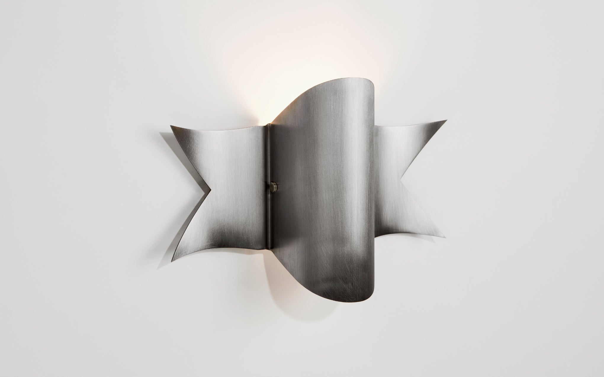 Banner sconce