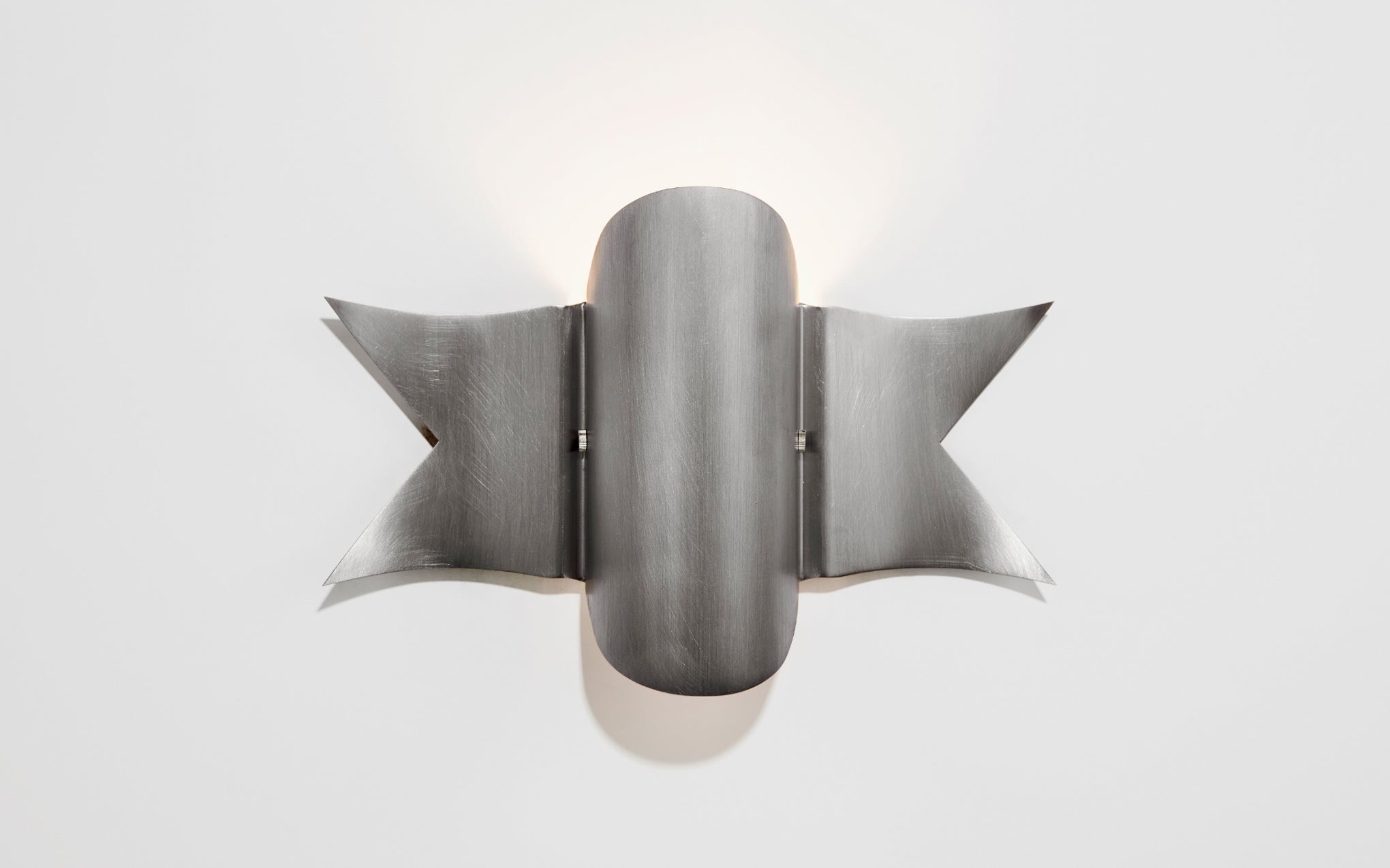 Banner sconce