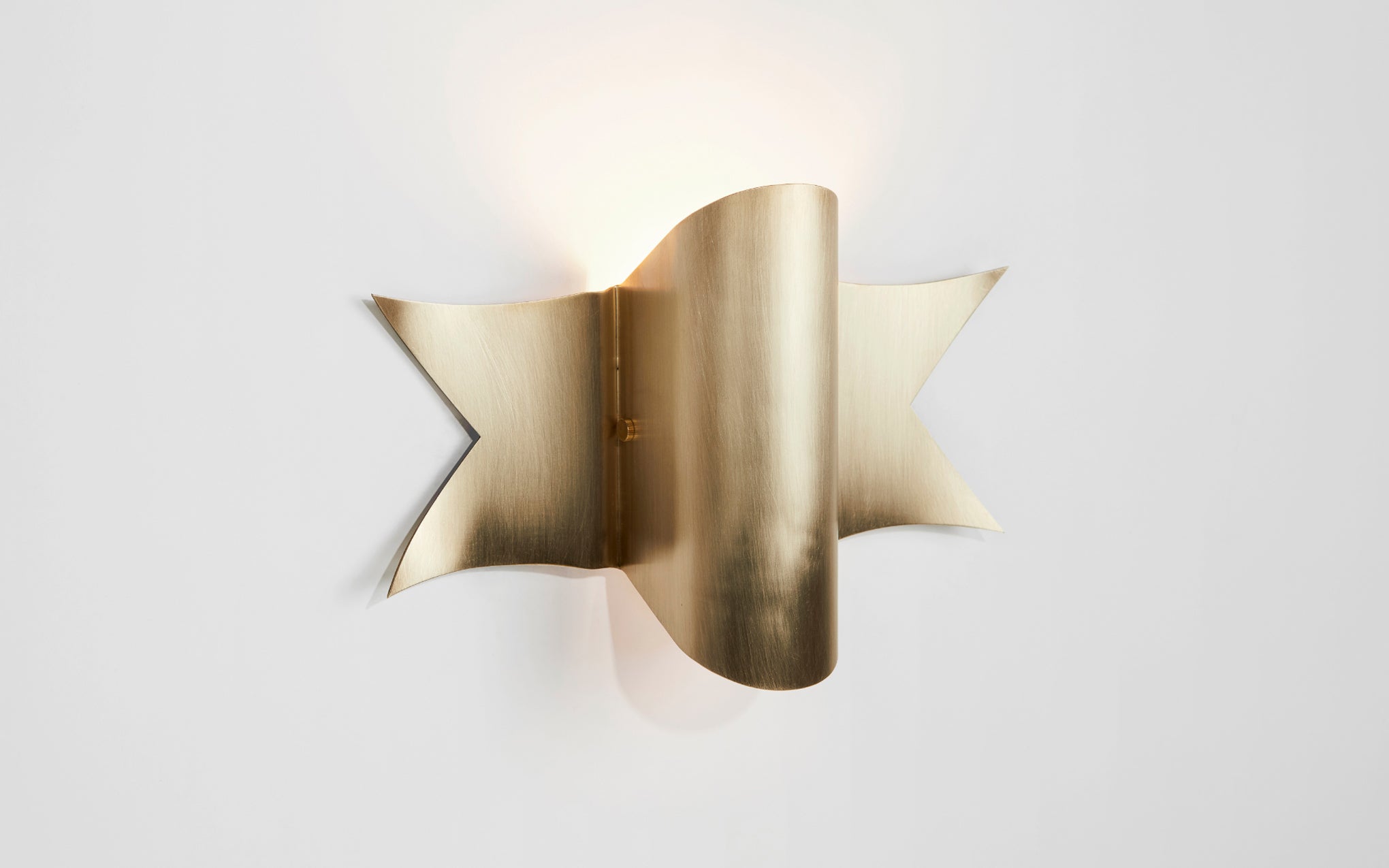 Banner sconce