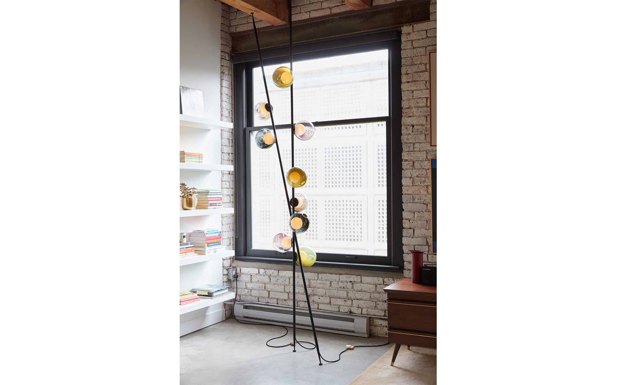 28 Stem column light