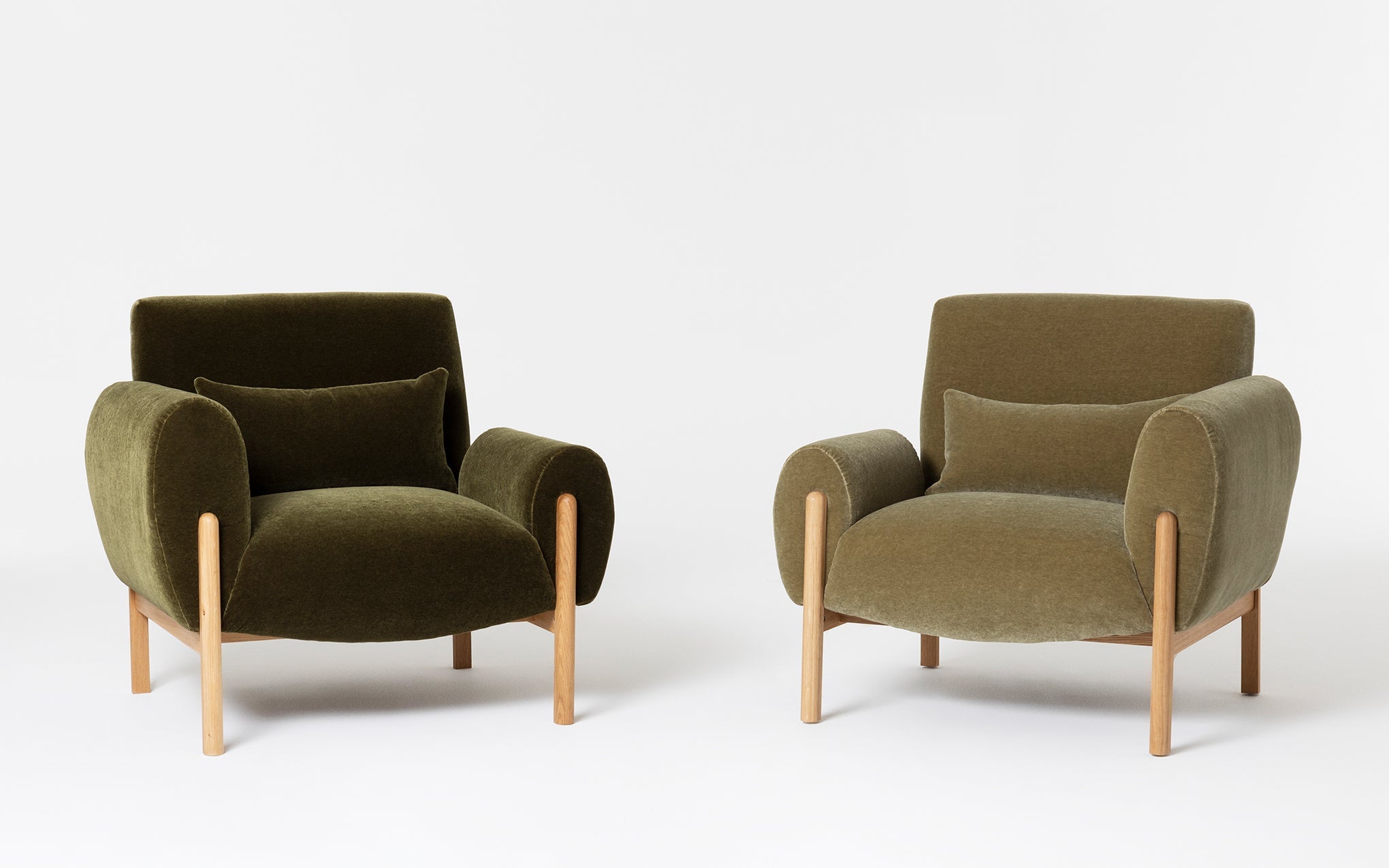 Bruno armchair - right arm high
