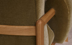 Bruno armchair - right arm high