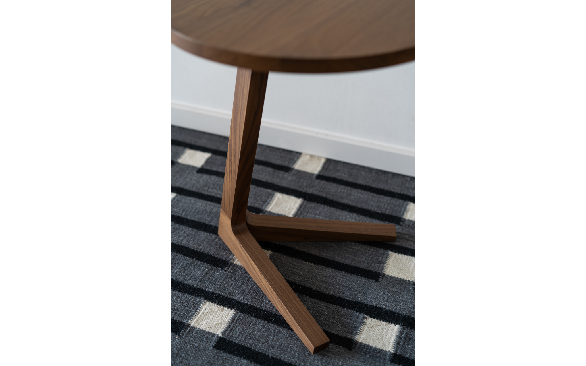 Cross side table