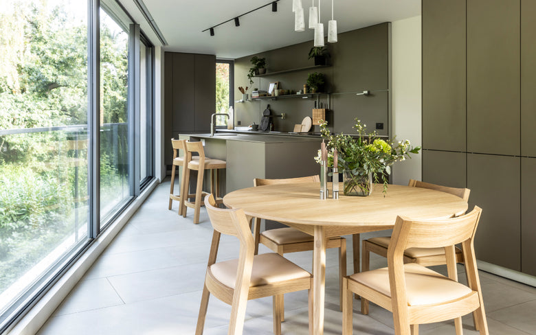 Dulwich round extending table