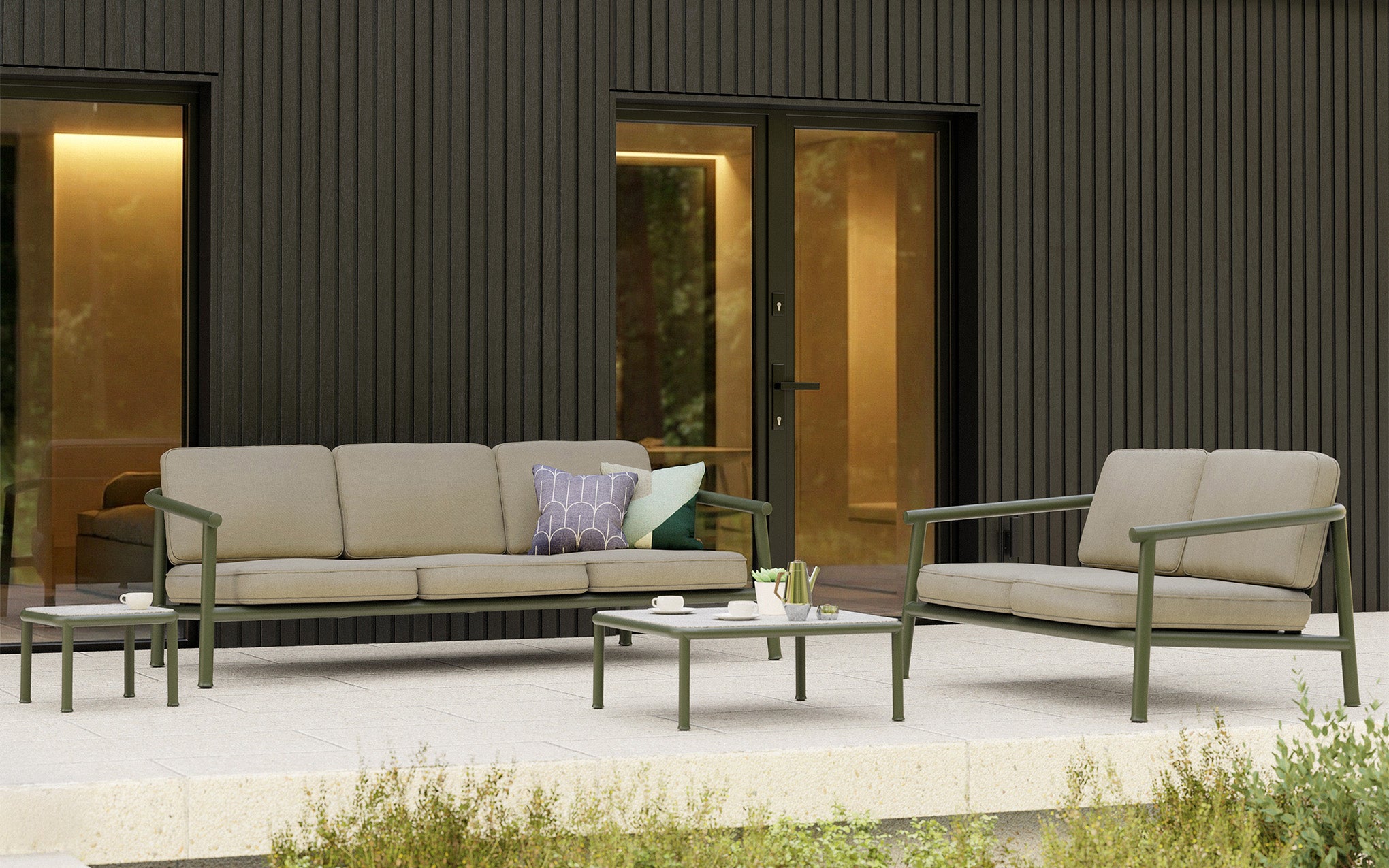 Campus outdoor three seat sofa