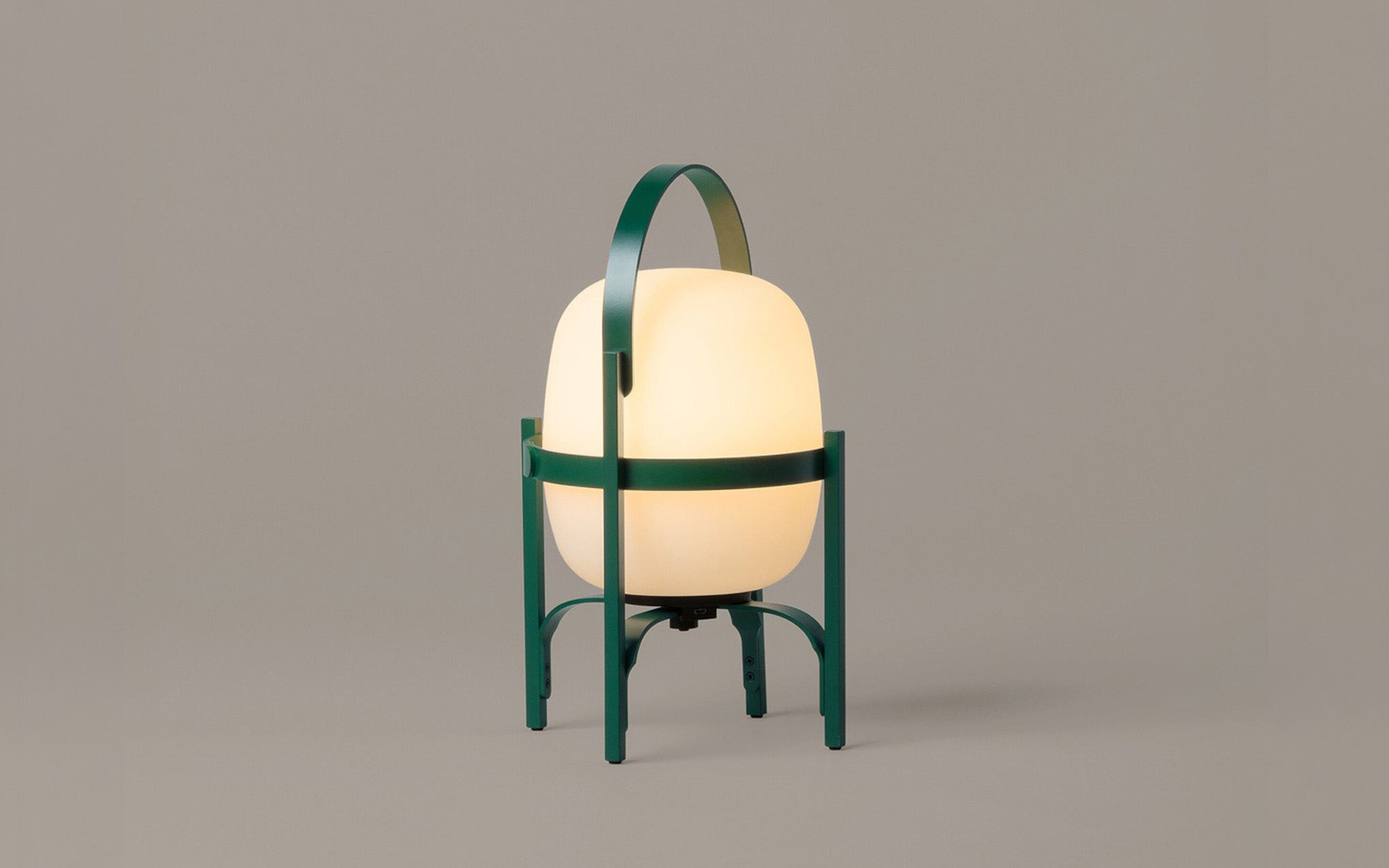 Cestita Alubat table light