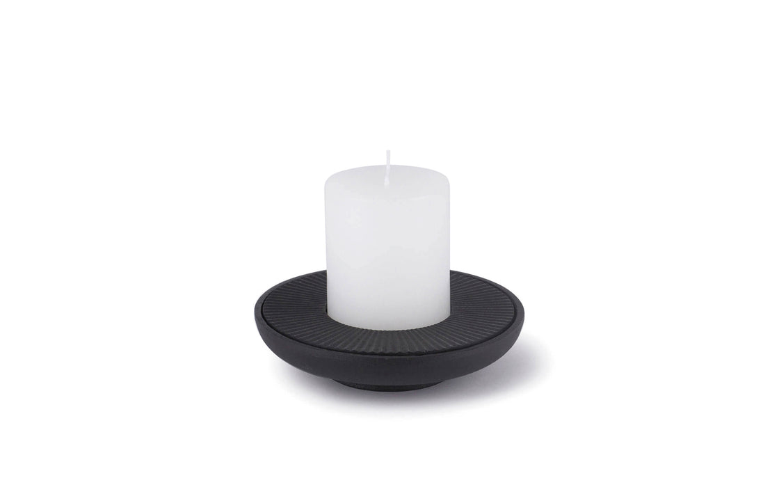 DM low cast iron candleholder