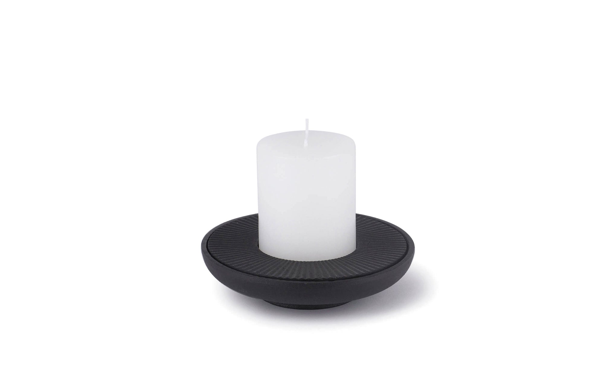 DM low cast iron candleholder