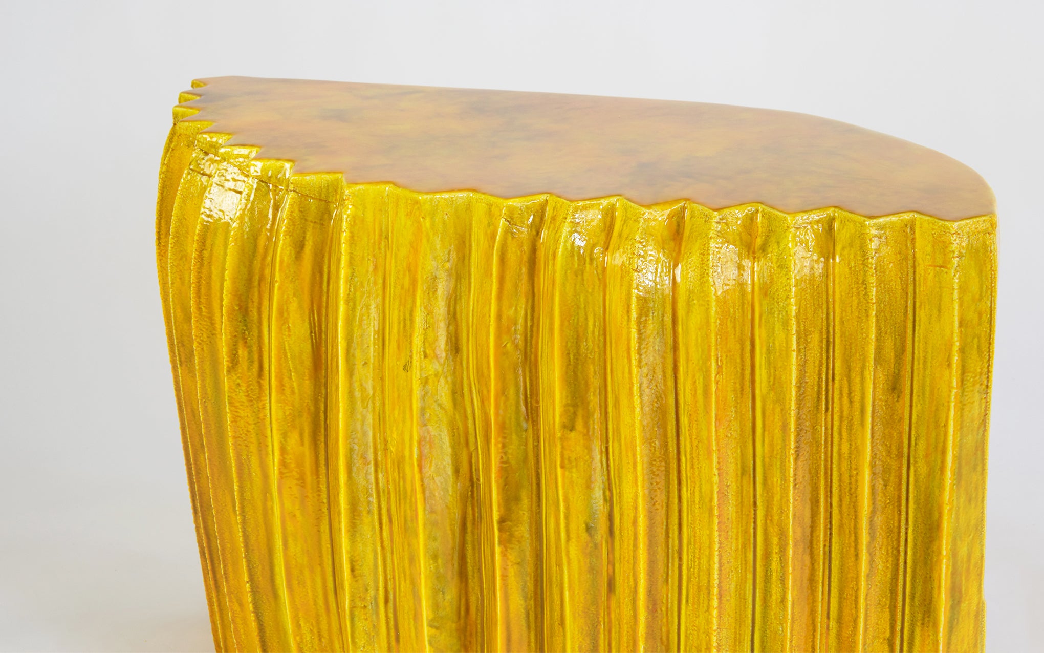 Iguana stool XXL - autumn resin