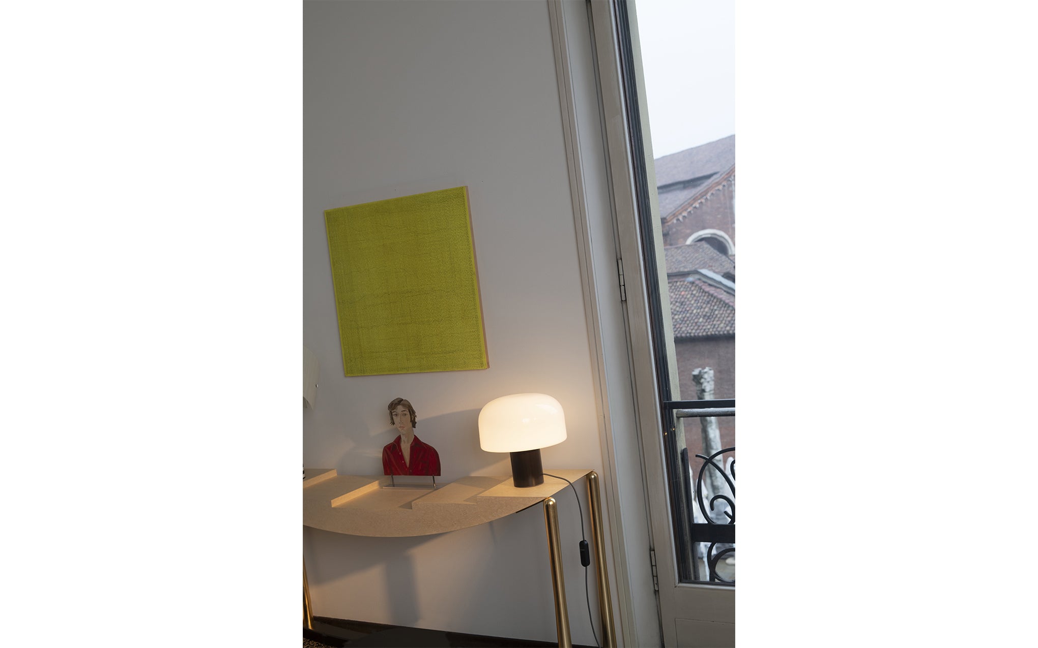 Bellhop Glass T table lamp