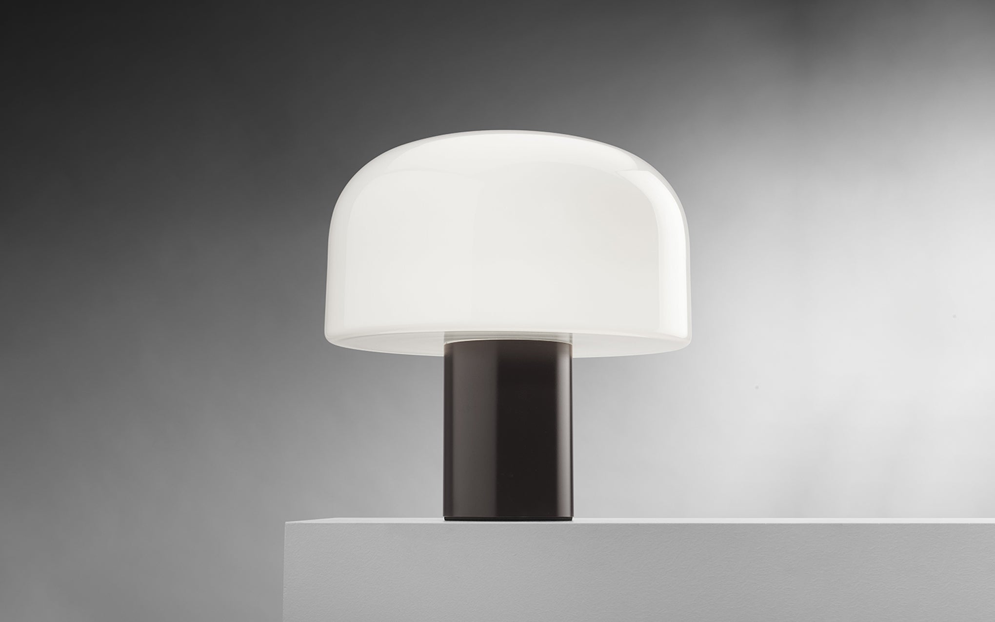 Bellhop Glass T table lamp