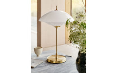 Clam table lamp