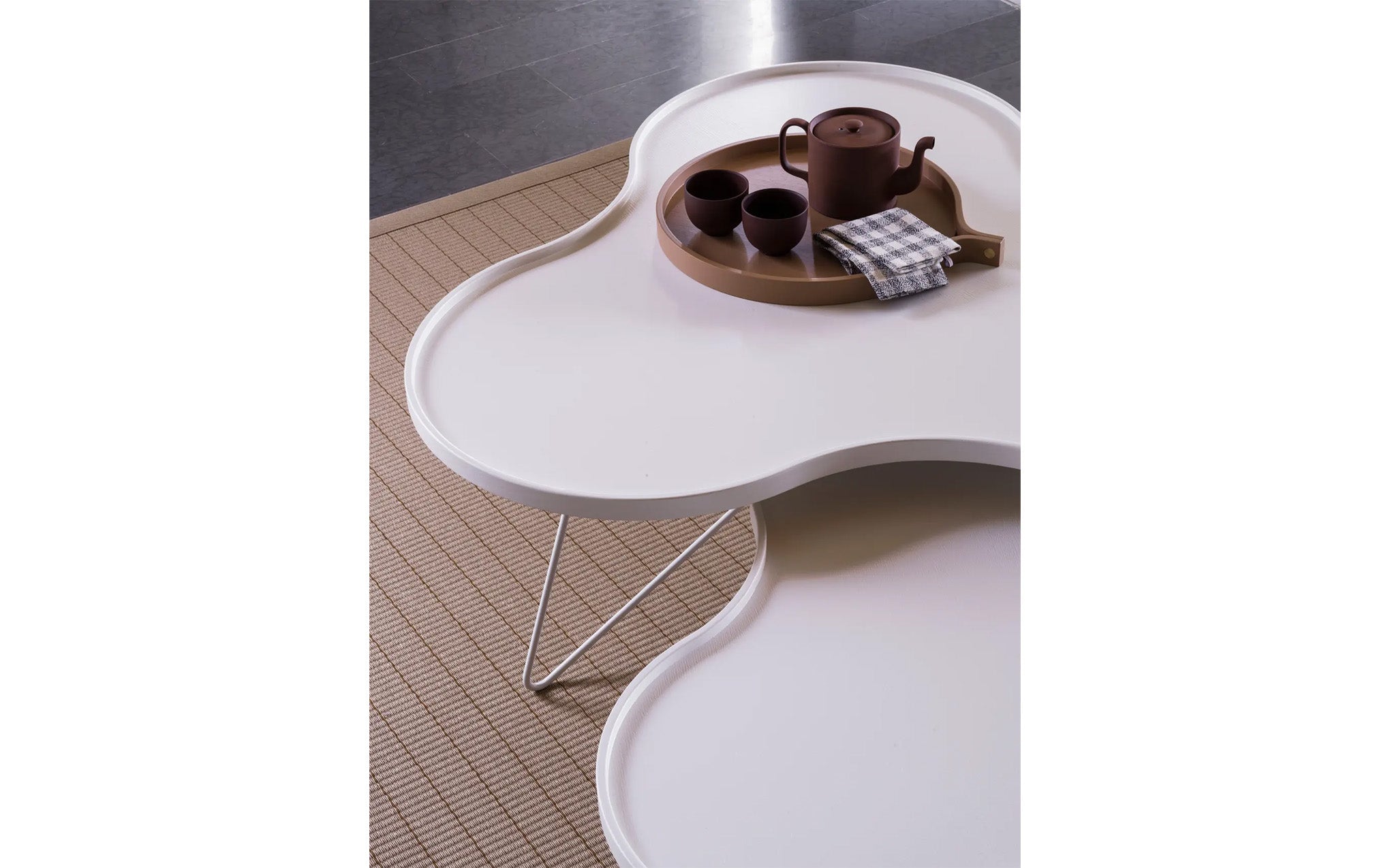 Flower mono table