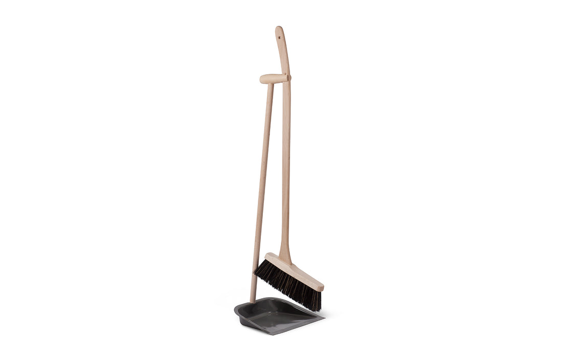 Classic dustpan & brush with beech handle