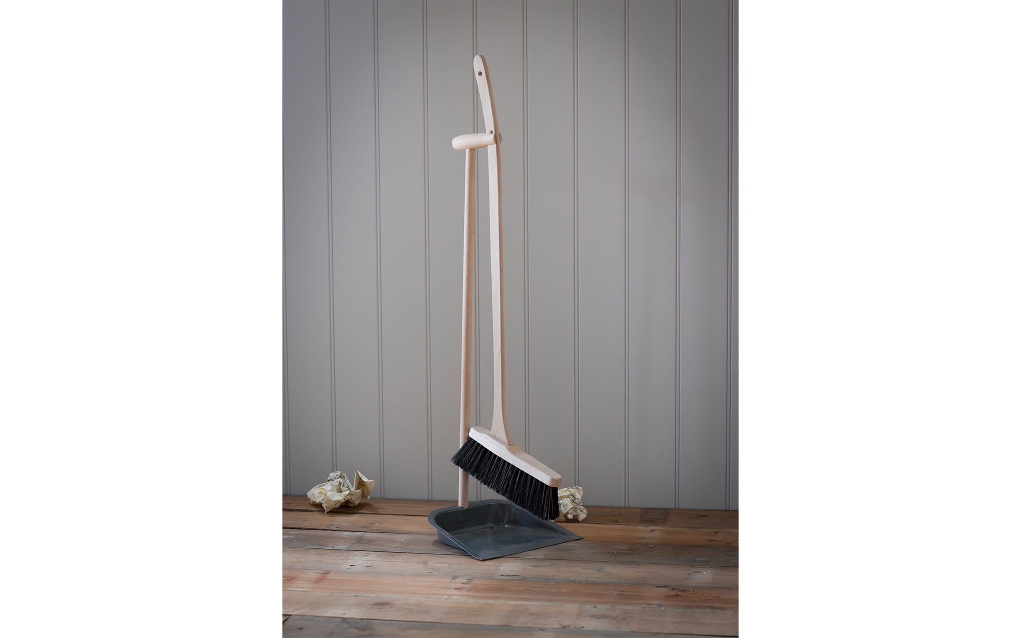 Classic dustpan & brush with beech handle