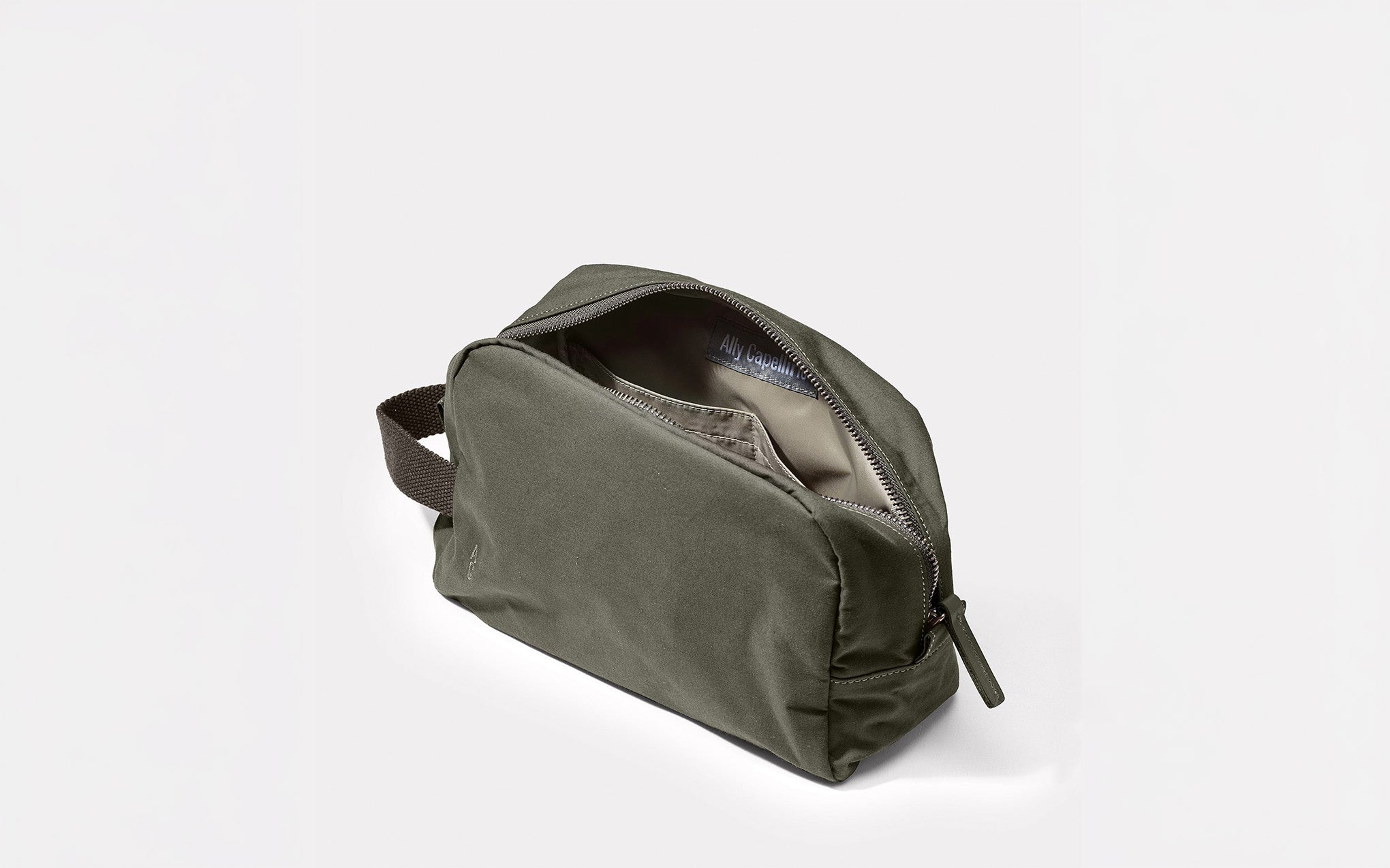 Simon waxed cotton washbag