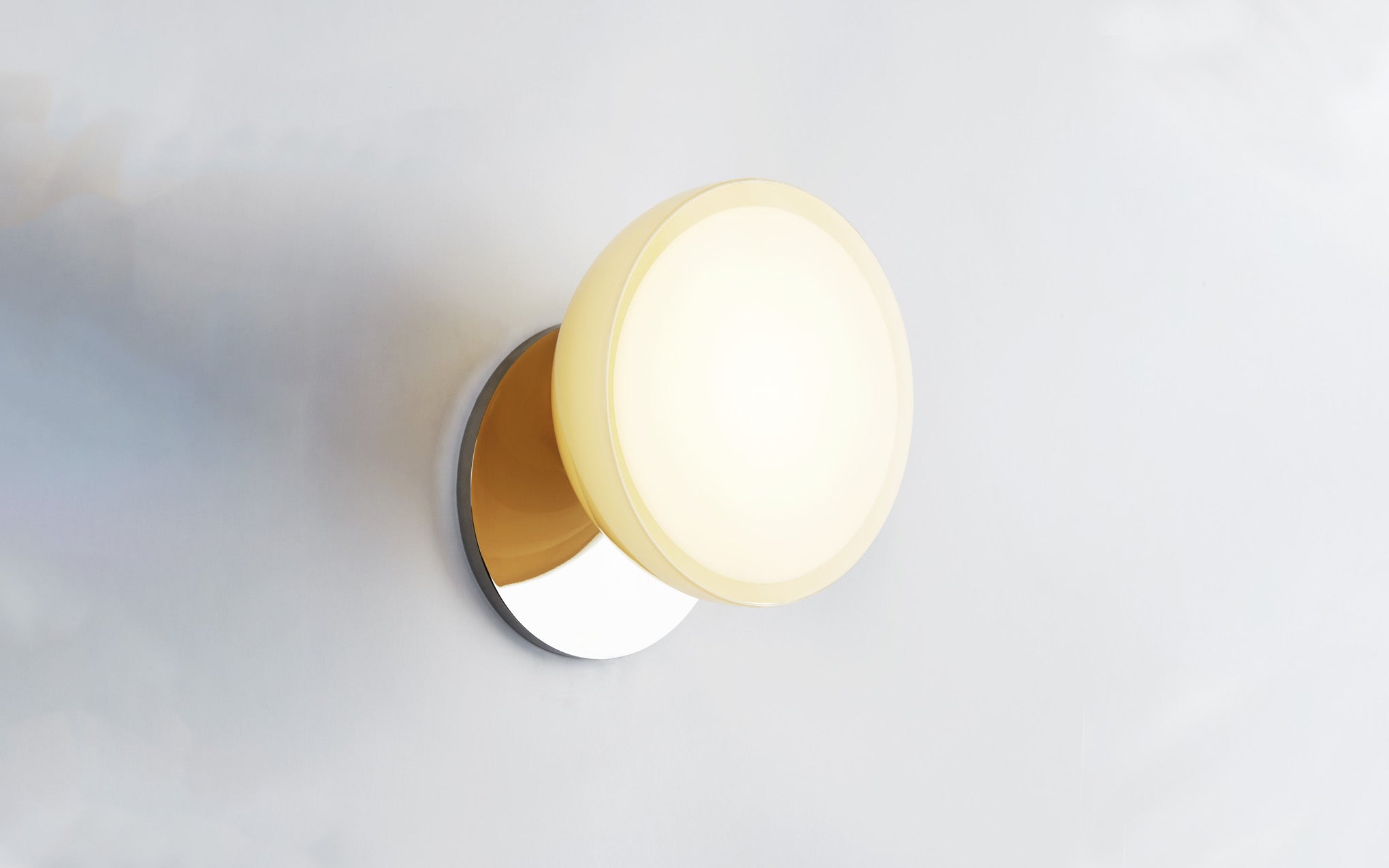 Ex-Display Geode wall light - Polished Nickel w. Cream Glass