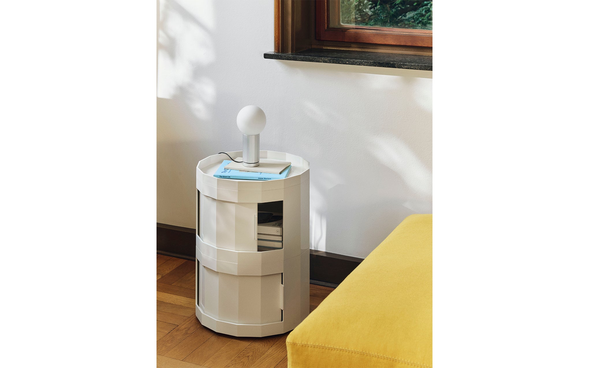 Facet cabinet 20