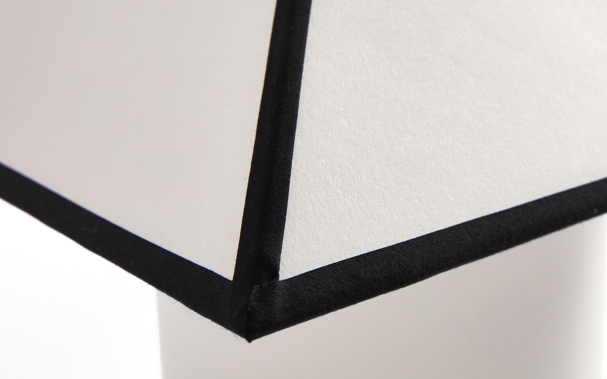 Ava Pyramid table lamp