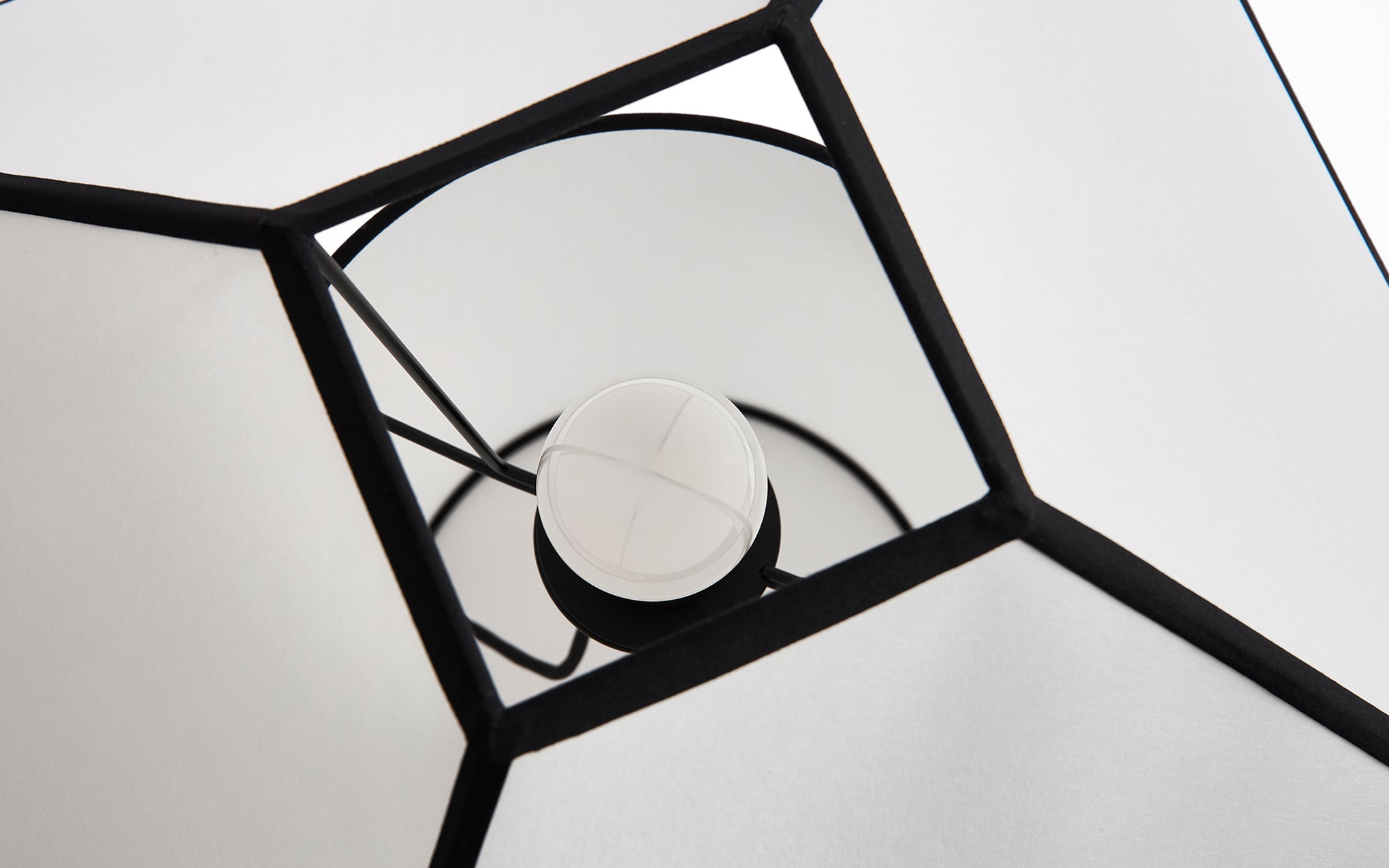 Ava Pyramid table lamp