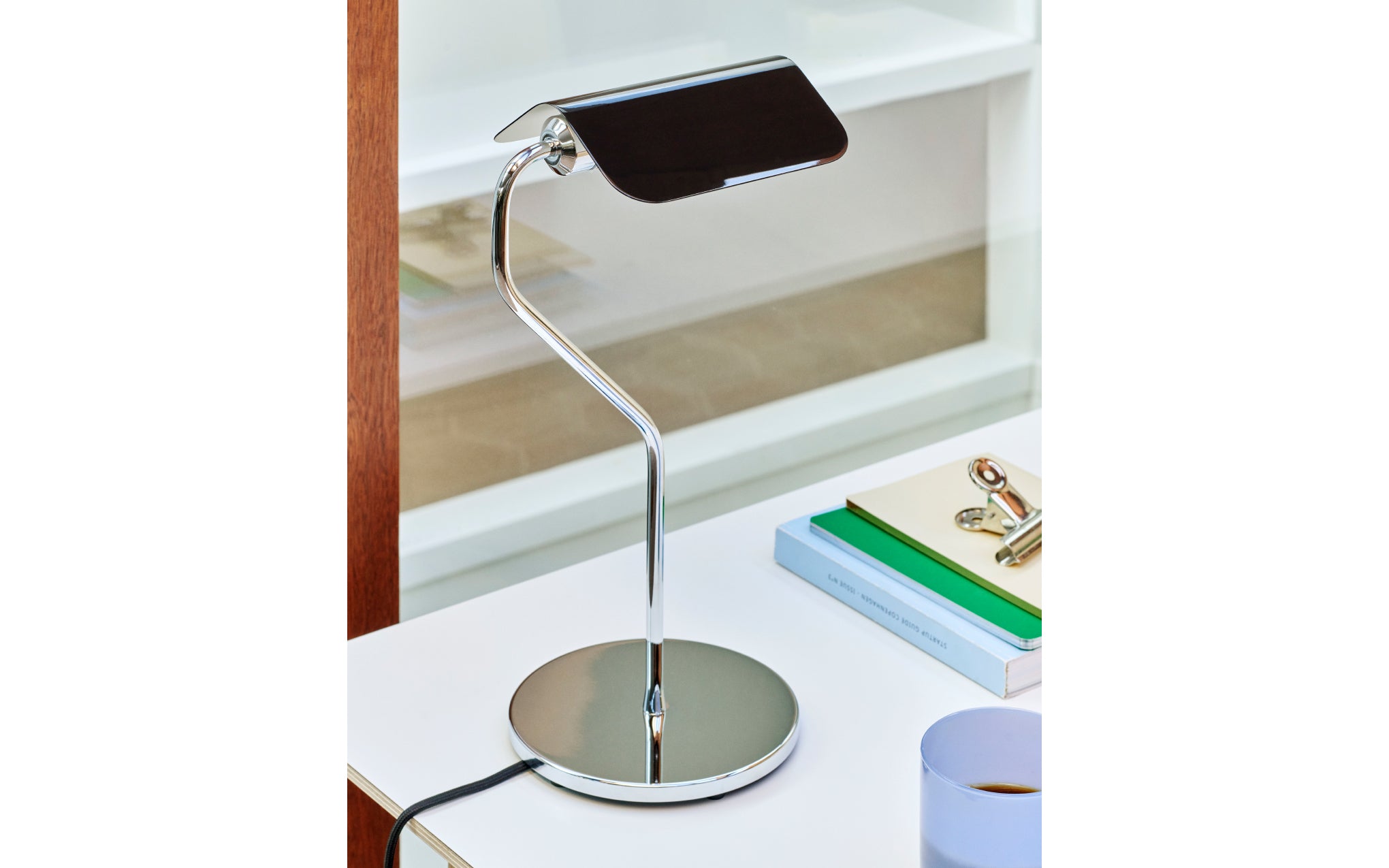 Apex table lamp