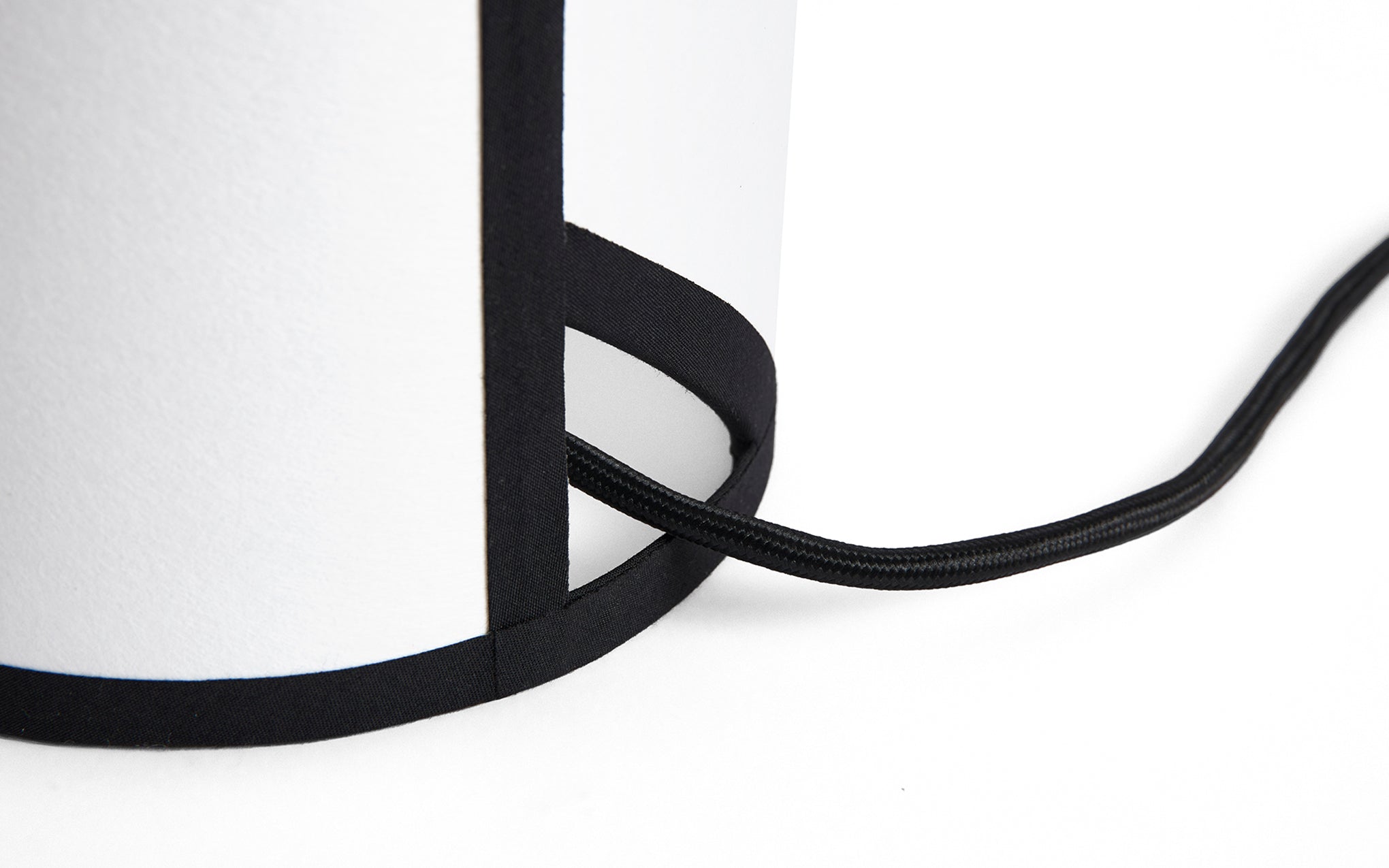 Ava Pyramid table lamp