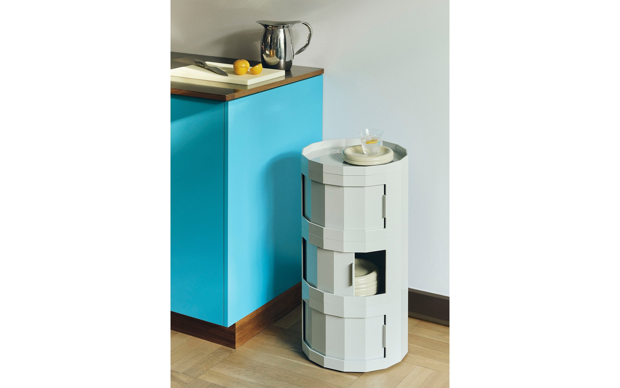 Facet cabinet 30