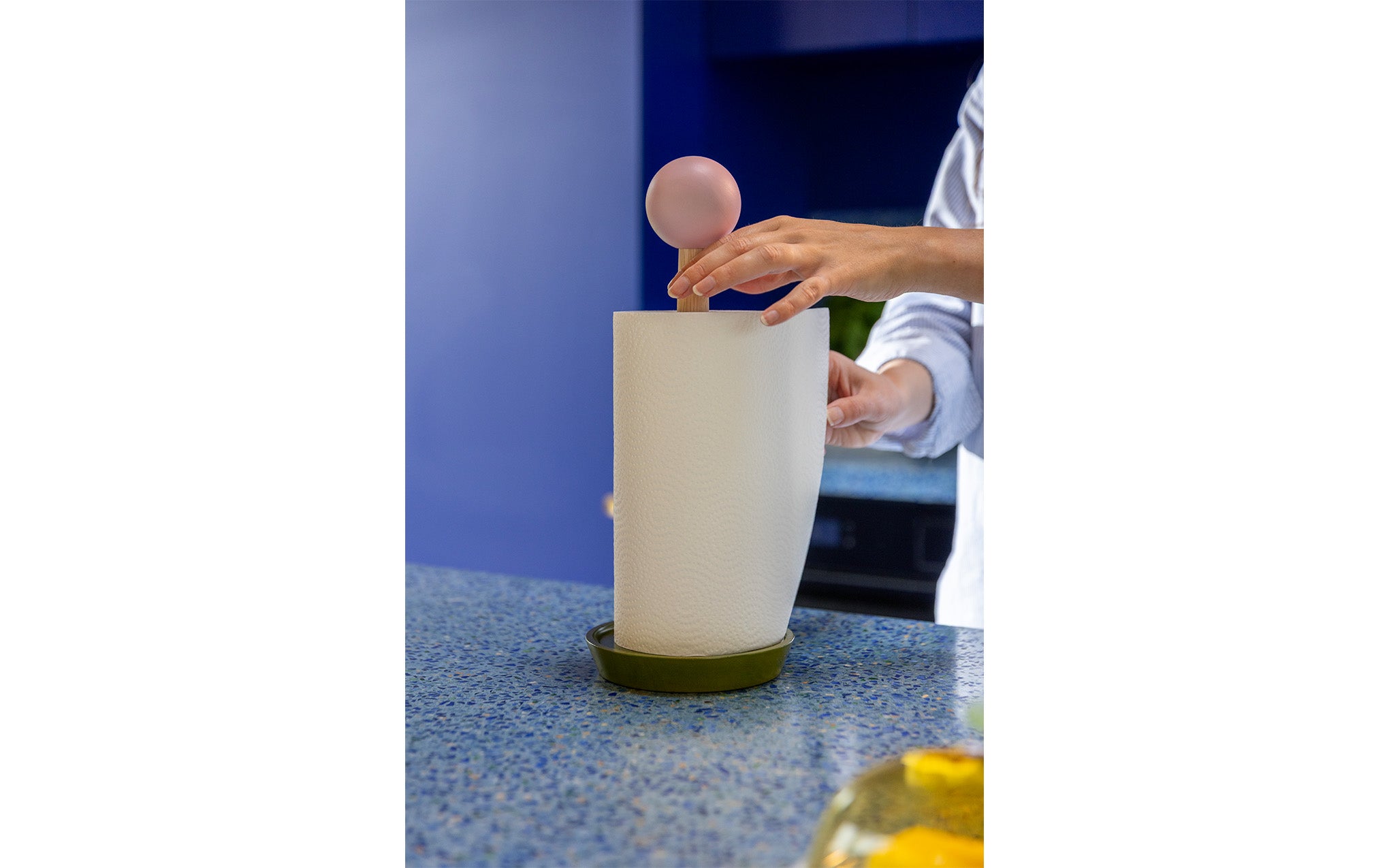 Halma paper towel holder