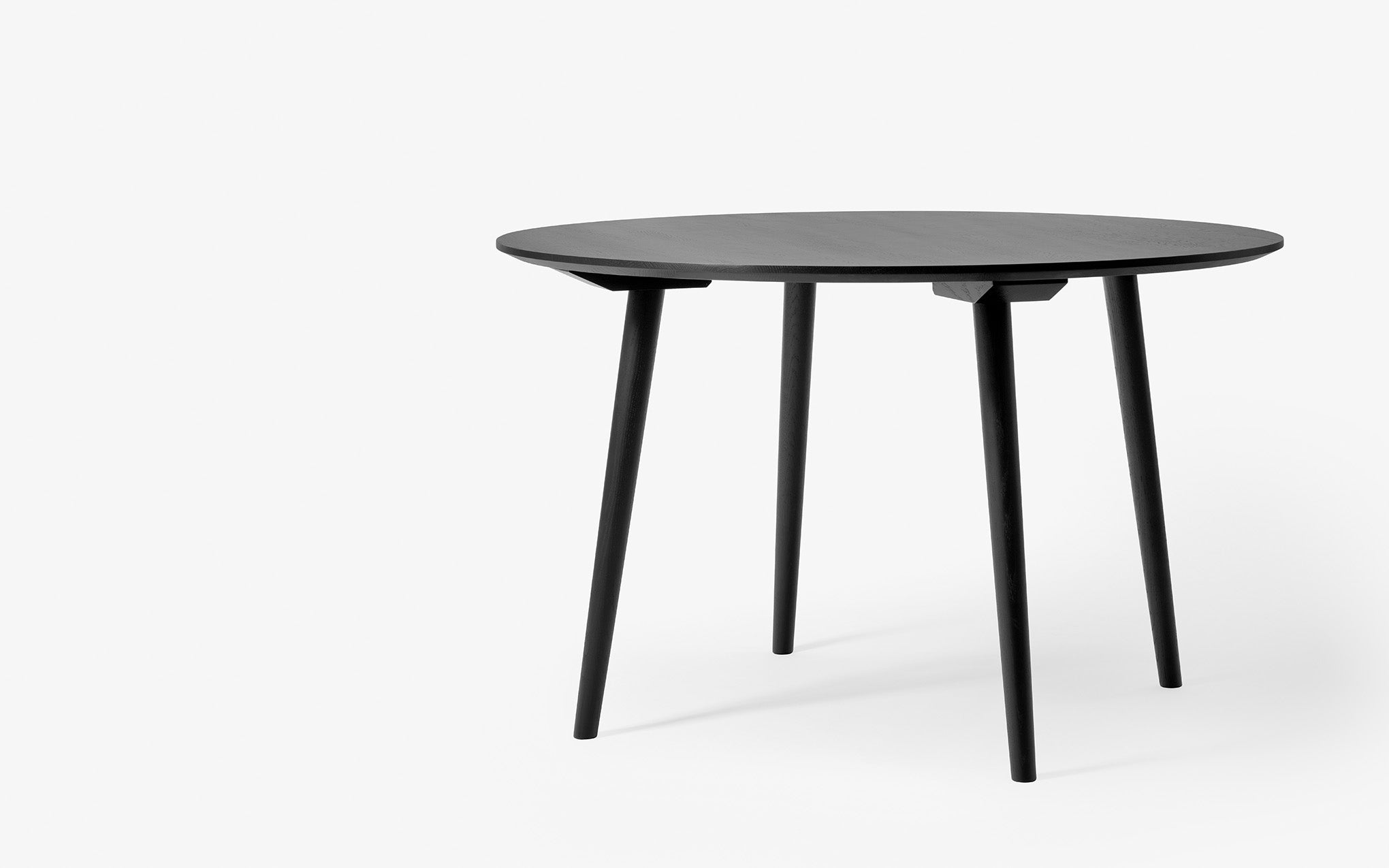 In Between table - round