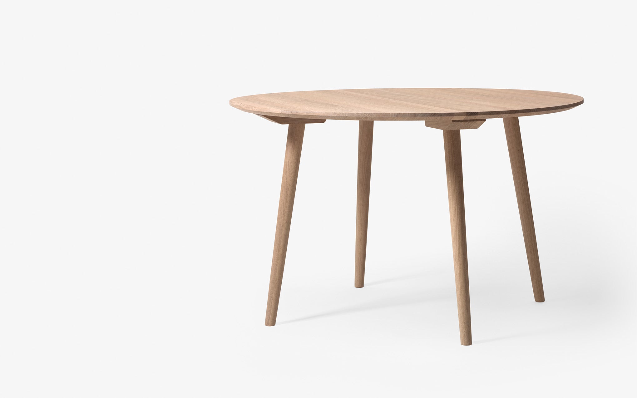 In Between table - round