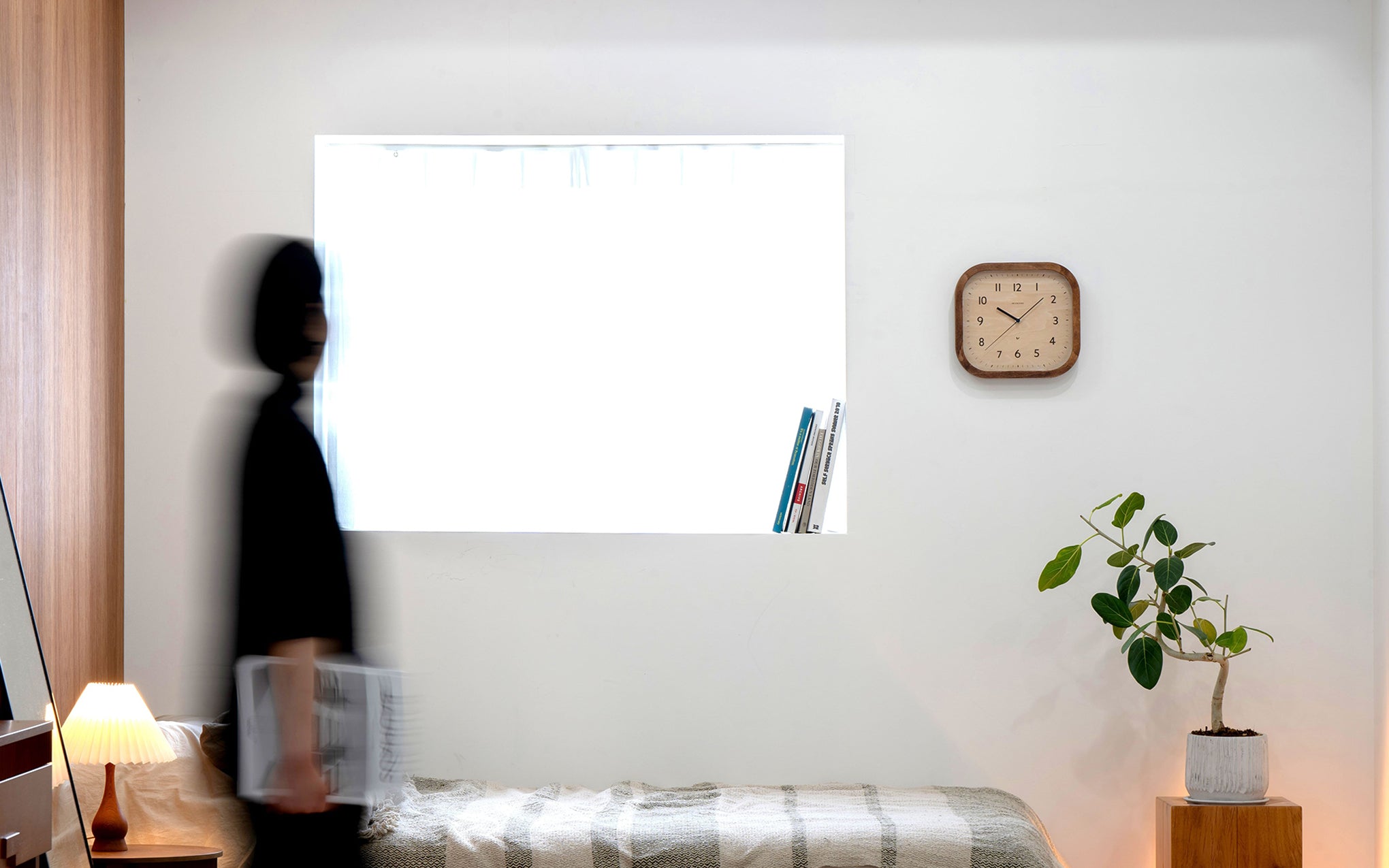 Chambre Calme wall clock