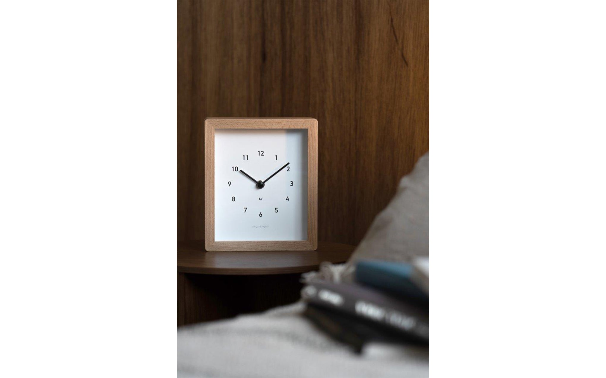 Chambre Blanc wall clock by Interzero | SCP