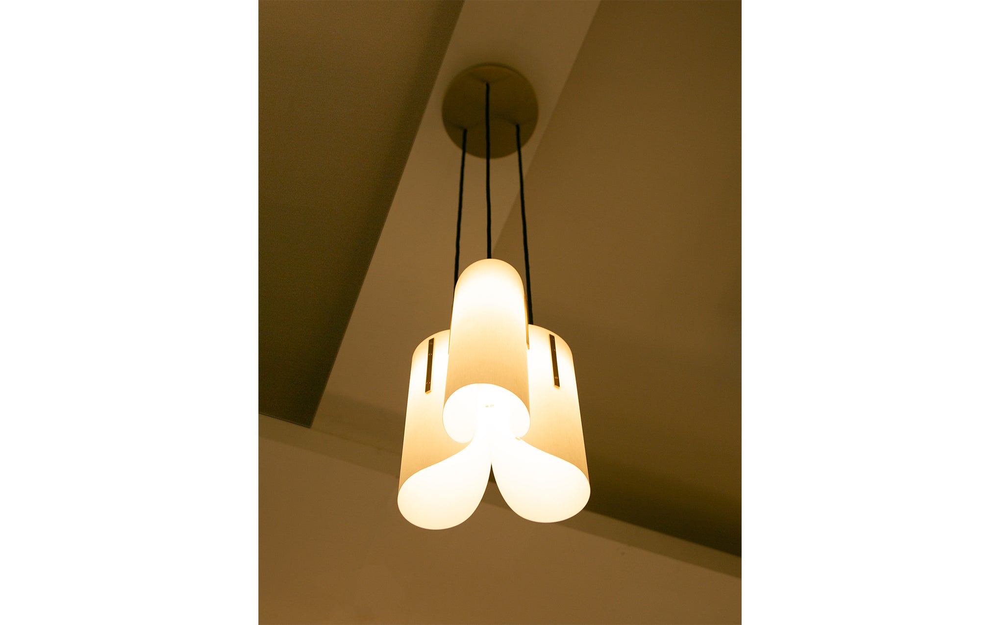 Modernist 3 shade pendant