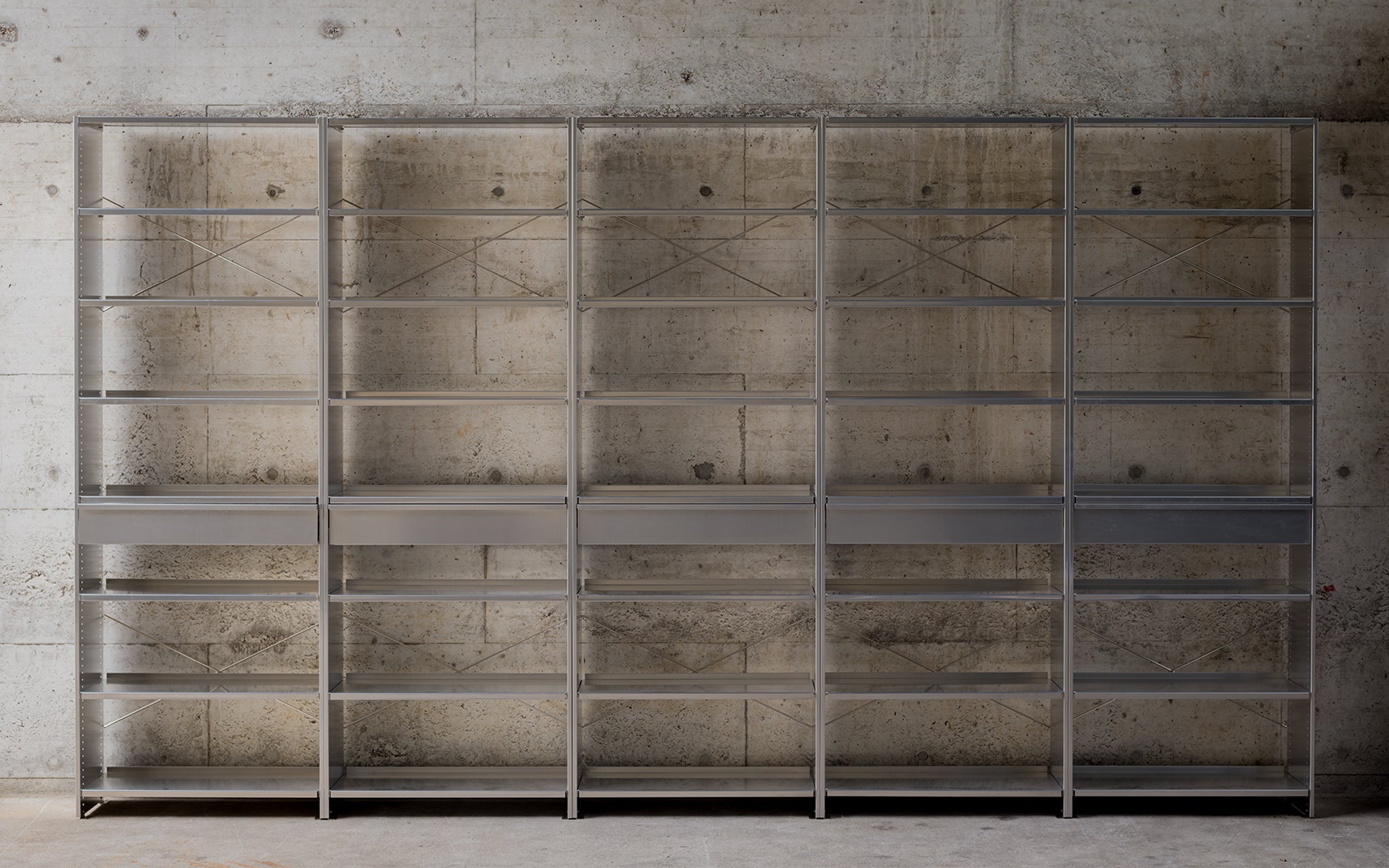 Aluminium shelf