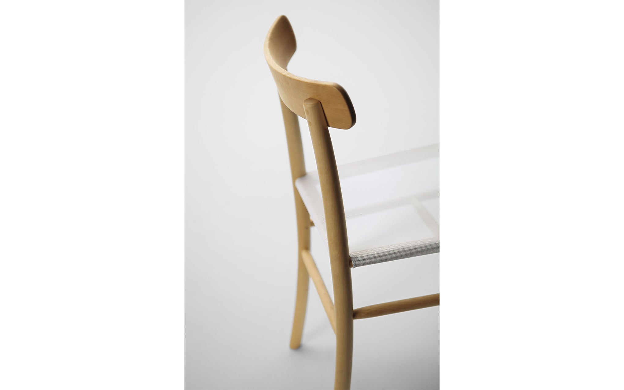 Lightwood chair - mesh seat